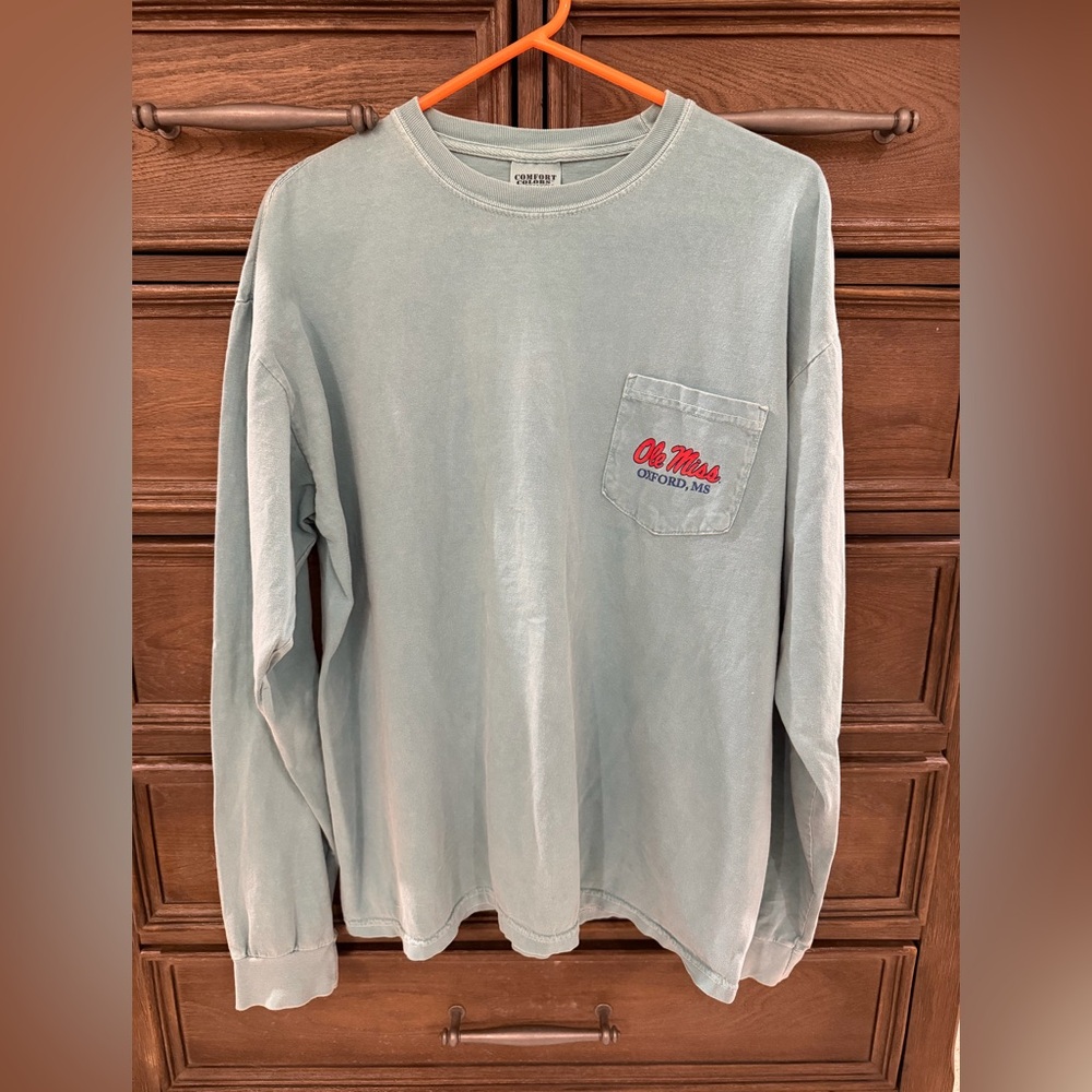 Ole Miss comfort colors long sleeved tee size Large